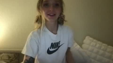 RosePuzzy69 online show from January 13, 7:35 am