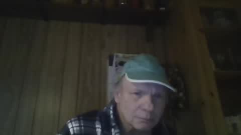 Snapshot of roses2u1958 chatting on February 2, 2:24 pm roses2u1958 online show from February 2, 2:24 pm