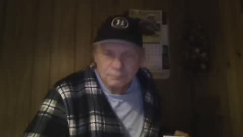 Snapshot of roses2u1958 chatting on February 5, 6:35 am roses2u1958 online show from February 5, 6:35 am