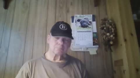 Snapshot of roses2u1958 chatting on March 5, 2:24 pm roses2u1958 online show from March 5, 2:24 pm