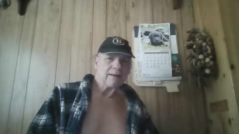 Snapshot of roses2u1958 chatting on March 21, 10:31 am roses2u1958 online show from March 21, 10:31 am