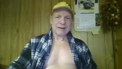 Snapshot of roses2u1958 chatting on March 28, 12:54 am roses2u1958 online show from March 28, 12:54 am