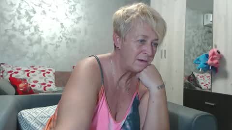 Lovepinklilly online show from September 25, 5:16 pm