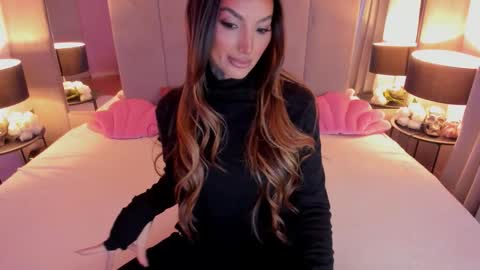 Snapshot of rosetatt chatting on February 3, 4:32 am Nataly online show from February 3, 4:32 am