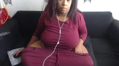 LAURA online show from November 19, 9:26 pm