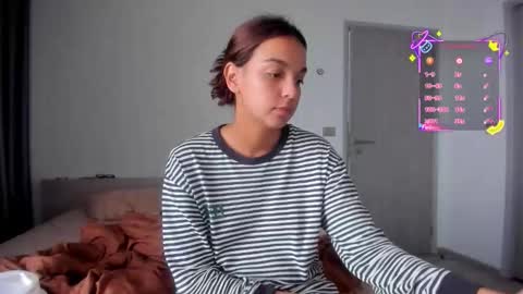 Snapshot of roshelle_xxx chatting on December 5, 6:44 am Roshelle online show from December 5, 6:44 am