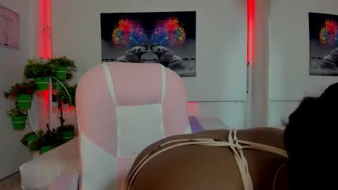 rosi_cooper online show from March 24, 11:15 am