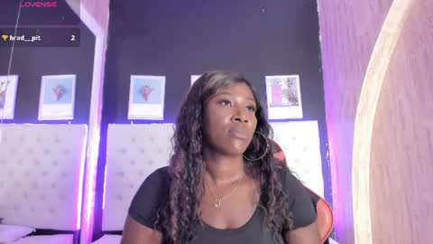 Snapshot of rosi_cooper chatting on June 25, 11:15 am rosi_cooper online show from June 25, 11:15 am