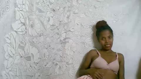 Snapshot of rosiahot1 chatting on September 19, 11:33 am rosia online show from September 19, 11:33 am