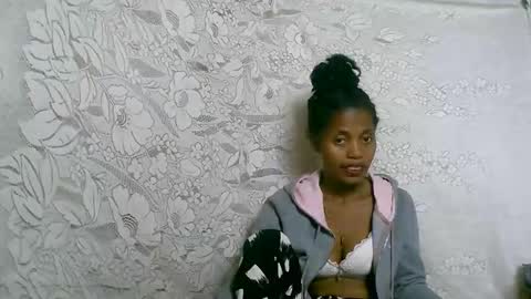 Snapshot of rosiahot1 chatting on September 29, 5:12 am rosia online show from September 29, 5:12 am