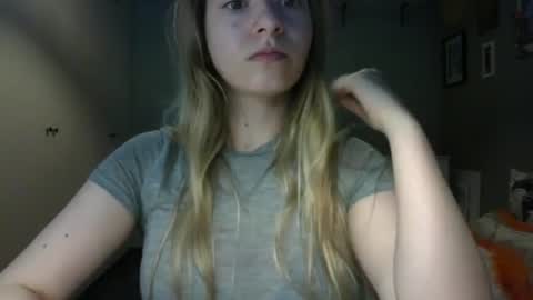 Snapshot of rosie_june chatting on June 15, 6:59 am Rosie online show from June 15, 6:59 am