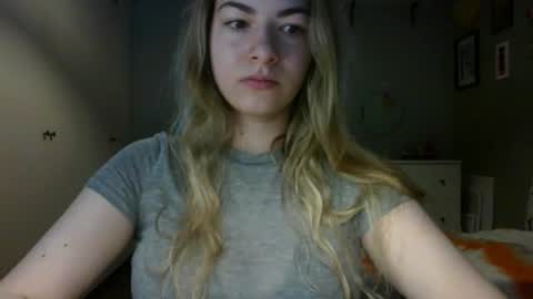 Snapshot of rosie_june chatting on June 16, 6:38 am Rosie online show from June 16, 6:38 am