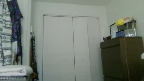 Snapshot of rosie_woods chatting on April 23, 9:28 pm rosie_woods online show from April 23, 9:28 pm