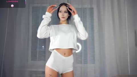 Edwina online show from October 17, 5:10 am