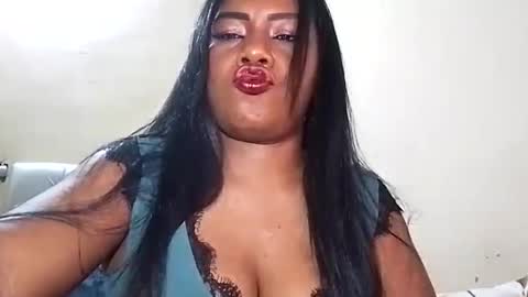 rosmerynavarro online show from October 13, 4:45 am