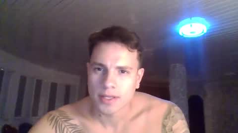 Snapshot of ross2324 chatting on September 25, 5:44 am ross2324 online show from September 25, 5:44 am