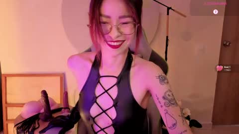 Snapshot of rosse_98_ chatting on April 5, 12:35 pm Miss Rosse online show from April 5, 12:35 pm