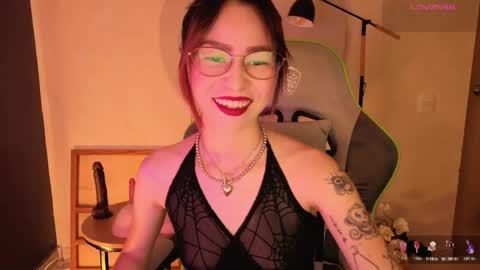 Snapshot of rosse_98_ chatting on April 13, 12:43 pm Miss Rosse online show from April 13, 12:43 pm