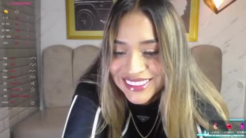 Snapshot of rosse_jeane_v chatting on May 26, 1:51 pm rosse jeane v online show from May 26, 1:51 pm