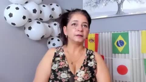 Snapshot of rosse_milf1 chatting on June 23, 11:52 am rosse_milf1 online show from June 23, 11:52 am