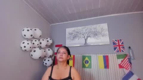 Snapshot of rosse_milf1 chatting on July 11, 12:30 pm rosse_milf1 online show from July 11, 12:30 pm