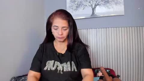 Snapshot of rosse_milf1 chatting on August 5, 11:46 am rosse_milf1 online show from August 5, 11:46 am
