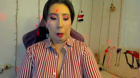 Snapshot of rossedemond30 chatting on February 14, 7:43 pm ROSSE DEMOND online show from February 14, 7:43 pm