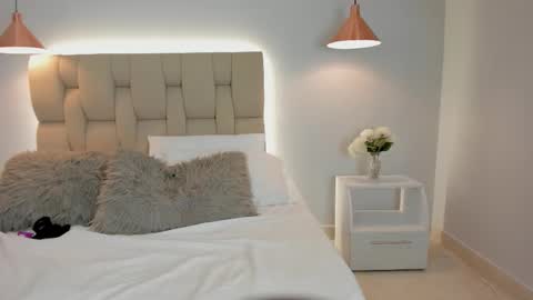 rossehudsson online show from September 16, 4:30 pm