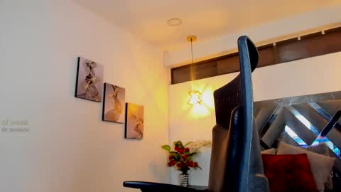 Snapshot of rossi_ss1 chatting on September 13, 4:01 am Ross online show from September 13, 4:01 am