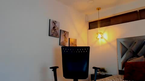 Snapshot of rossi_ss1 chatting on October 4, 4:10 am Ross online show from October 4, 4:10 am