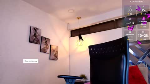 Snapshot of rossi_ss1 chatting on October 21, 3:40 am Ross online show from October 21, 3:40 am