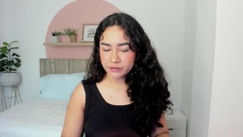 Snapshot of rossie_lanie_ chatting on February 13, 1:18 pm rossie_lanie_ online show from February 13, 1:18 pm