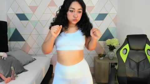 Snapshot of rossie_lanie_ chatting on February 18, 12:56 pm rossie_lanie_ online show from February 18, 12:56 pm