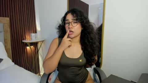 Snapshot of rossie_lanie_ chatting on April 1, 6:16 pm rossie_lanie_ online show from April 1, 6:16 pm