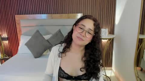 Snapshot of rossie_lanie_ chatting on April 7, 7:36 pm rossie_lanie_ online show from April 7, 7:36 pm