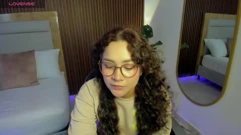 Snapshot of rossie_lanie_ chatting on April 23, 7:49 pm rossie_lanie_ online show from April 23, 7:49 pm