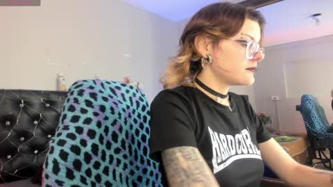 Rossie hunt online show from April 1, 12:06 pm