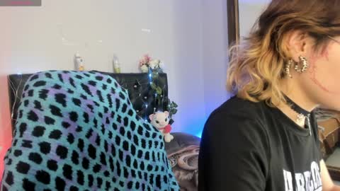 Rossie hunt online show from April 1, 1:41 pm