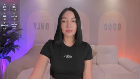 Rossie Rhoades online show from September 22, 7:05 pm