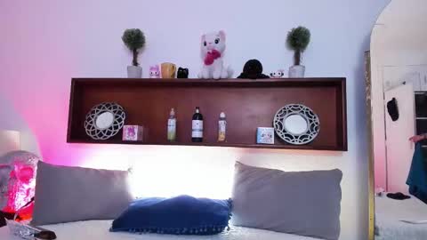 Snapshot of rossiie_hunt_ chatting on February 4, 4:57 pm rossiie_hunt_ online show from February 4, 4:57 pm