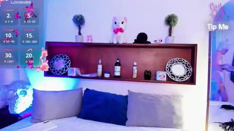 Snapshot of rossiie_hunt_ chatting on February 7, 5:49 pm rossiie_hunt_ online show from February 7, 5:49 pm