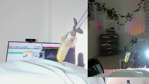 Snapshot of rosy_emely_ chatting on December 18, 9:37 am rosy_emely_ online show from December 18, 9:37 am