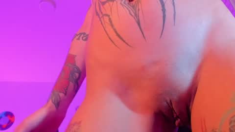 Snapshot of rot_wallace chatting on March 31, 11:38 pm rot_wallace online show from March 31, 11:38 pm