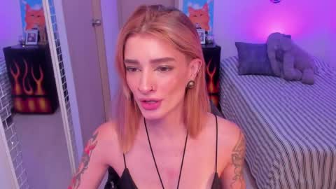 rot_wallace online show from May 18, 9:42 pm
