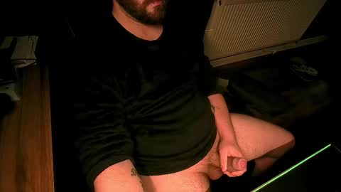 Snapshot of roughwonder chatting on January 6, 2:48 am Luke online show from January 6, 2:48 am