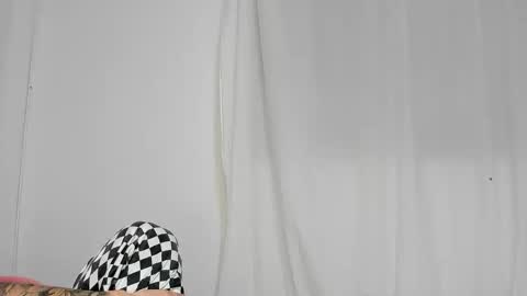 Rous and Sweet online show from November 23, 3:17 am