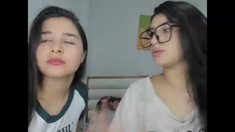 Snapshot of rous_and_sweet09 chatting on May 18, 2:51 am rous_and_sweet09 online show from May 18, 2:51 am