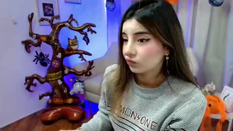 Snapshot of rousee_v chatting on October 30, 1:34 pm Rousee online show from October 30, 1:34 pm