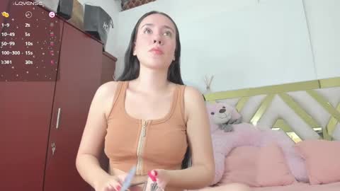 Snapshot of rousee_yarelds chatting on December 5, 3:04 am rousee_yarelds online show from December 5, 3:04 am