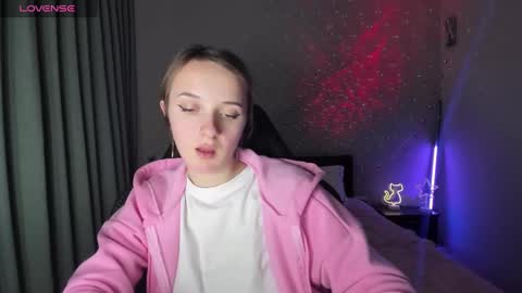 Snapshot of rousereed chatting on December 1, 4:40 pm Rouse online show from December 1, 4:40 pm